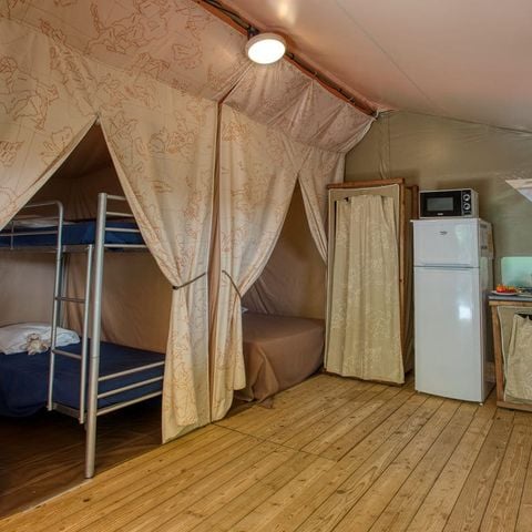 TIENDA DE LONA Y MADERA 5 personas - LODGE CANADA sin instalaciones sanitarias 20 m2
