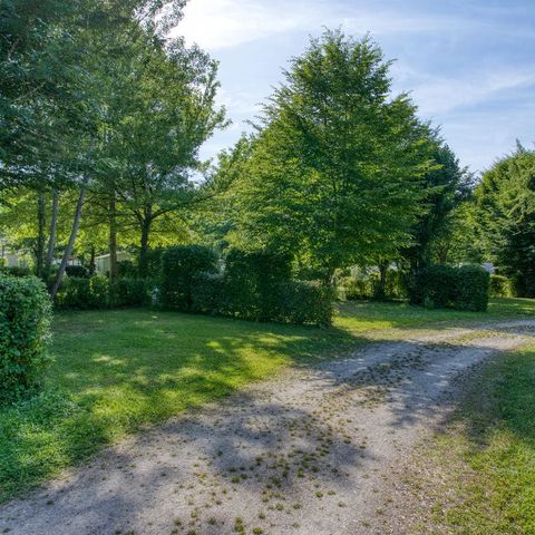 PIAZZOLA - Confort XL : 2 persone + veicolo + elettricità + piazzola > 120m².