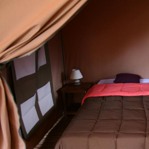 Canvas and wooden tent 5 persons - Without sanitary facilities