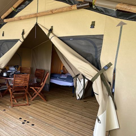 Canvas and wooden tent 4 persons - 2-bedroom Jungle Lodge 34 m² covered terrace