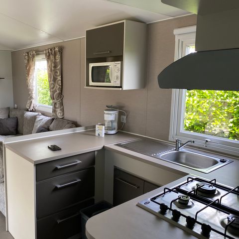 MOBILHEIM 6 Personen - Mobilheim Premium 40 m² (3 Schlafzimmer, 2 Bäder) mit überdachter Terrasse + TV