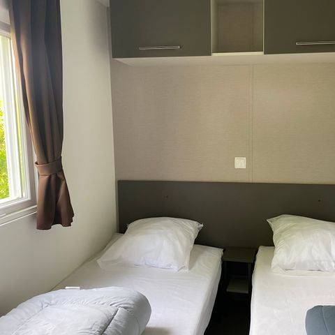 MOBILHOME 6 personnes - Premium 40 m² (3 chambres, 2 salles de bain) avec terrasse couverte + TV