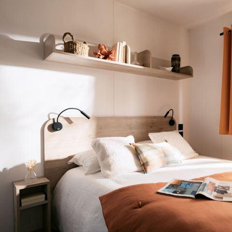 MOBILHEIM 2 Personen - Mobilheim Premium 18m² (1 Schlafzimmer) überdachte Terrasse + TV + LV