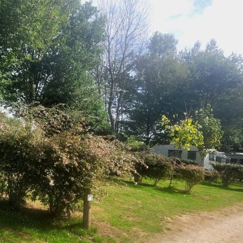 EMPLACEMENT - Emplacement véhicule ou caravane ou camping-car