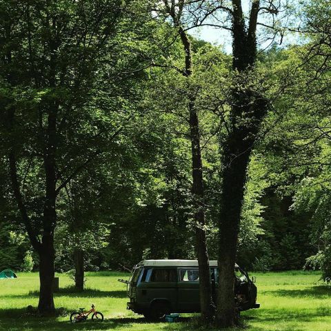 Stellplatz - 200m² großer Stellplatz inmitten der Natur
