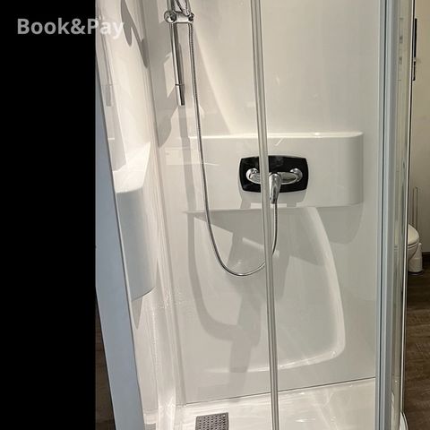 APARTMENT 6 people - The Night of the Poppies