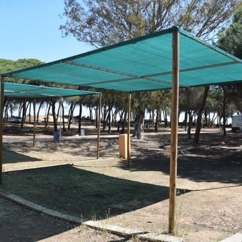 Stellplatz - Parcela Estandar para autocaravanas con sombra artificial