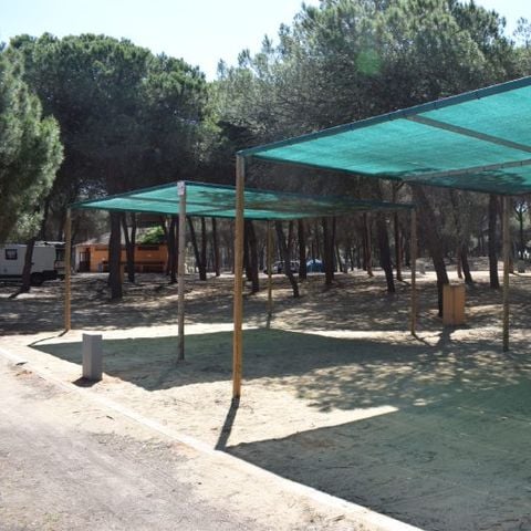 Stellplatz - Parcela Estandar para autocaravanas con sombra artificial