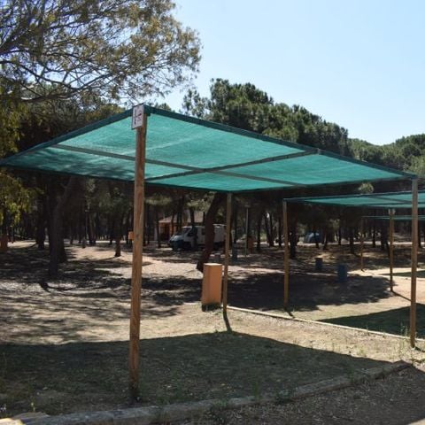 EMPLACEMENT - Parcela Estandar para caravanas con sombra artificial