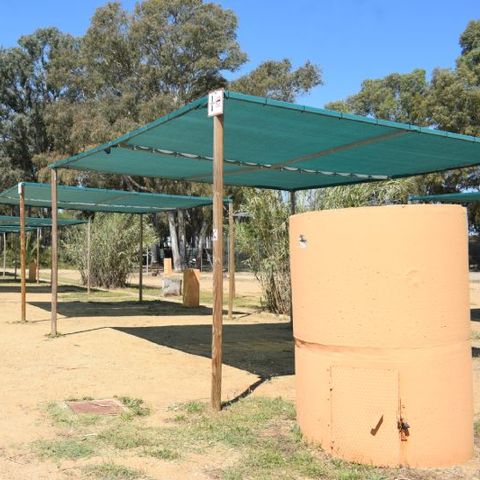 Kampeerplaats - Parcela plus voor campers met kunstmatige slaapstand