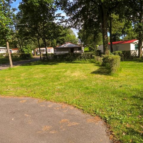 Stellplatz - Stellplatz mit eigener Sanitäranlage