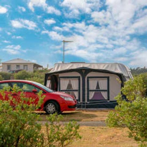 STAANPLAATS - Locatie aan het strand ** (in het Frans)