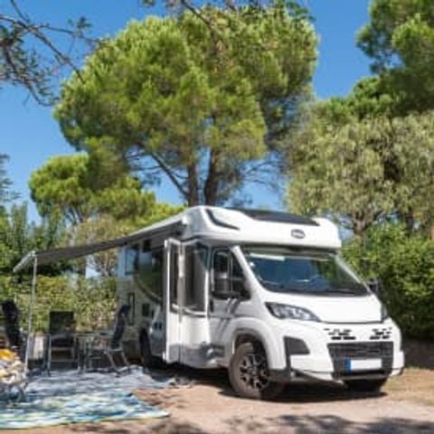 Kampeerplaats - Camping-Carplaats ** (in het Frans)