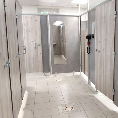 Stellplatz - Klassisch (1 Zelt, Wohnwagen oder Wohnmobil / 1 Auto / Strom 10A)