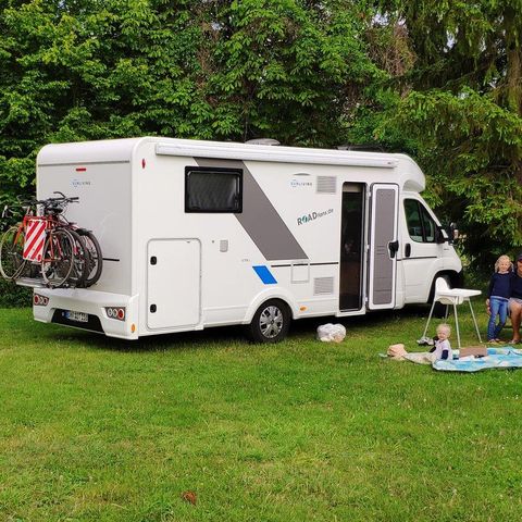 Pitch - Classic (1 tent, caravan or motorhome / 1 car / 10A electricity)