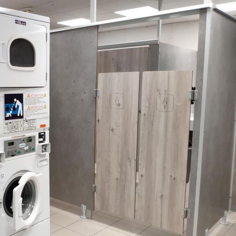 PIAZZOLA - Classica davanti allo Château (1 tenda, roulotte o camper / 1 auto / elettricità 10A)