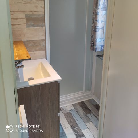 Mobilheim 6 Personen - Komfort Noyers mit halbbedeckter Terrasse + Klimaanlage