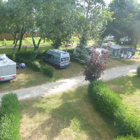 Kampeerplaats - Standplaats voor 1 auto/tent, caravan of camper