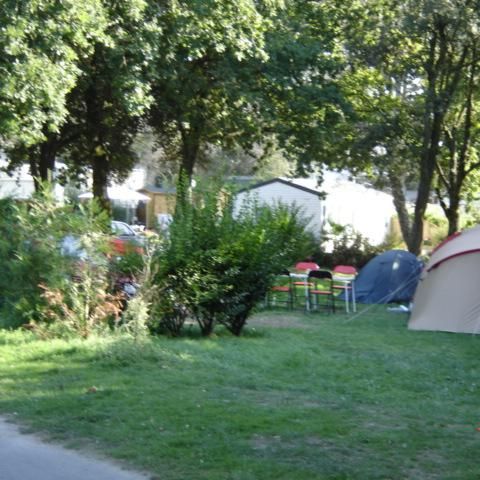 Kampeerplaats - Standplaats voor 1 auto/tent, caravan of camper