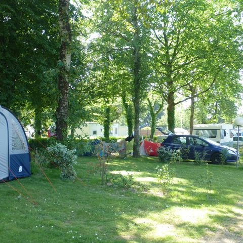 Kampeerplaats - Standplaats voor 1 auto/tent, caravan of camper