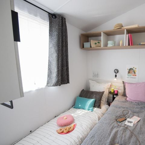 MOBILHOME 8 personnes - Univers Family Plus 40 m² + 4 chambres + terrasse couverte 18 m²