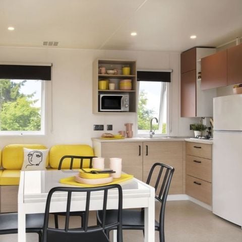 Stacaravan 8 personen - Confort+ - 8 slaapplaatsen - 4 slaapkamers - 2 badkamers - 40m² leefruimte