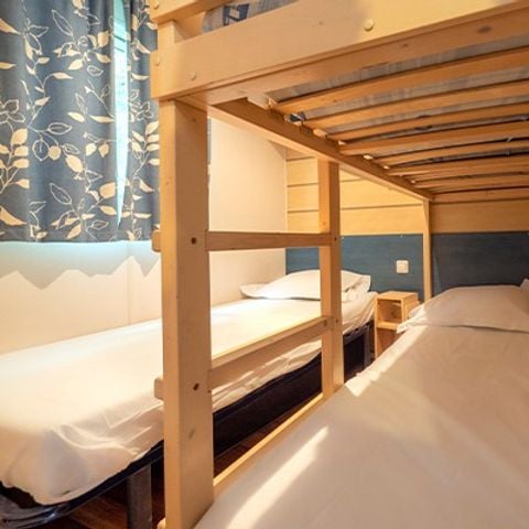 Stacaravan 4 personen - Klassiek XL | 2 slaapkamers | 4 pers. | Eenpersoons terras | TV