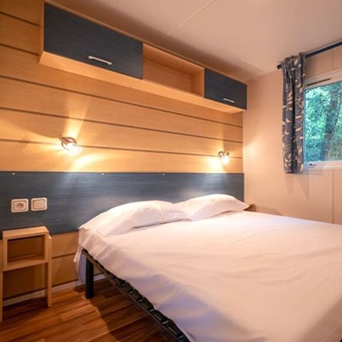 Stacaravan 4 personen - Klassiek XL | 2 slaapkamers | 4 pers. | Eenpersoons terras | TV