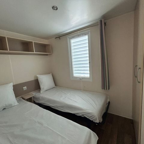 Stacaravan 4 personen - AIRCONDITIONING - TV - BEDLINNENPAKKET - HANDDOEKEN