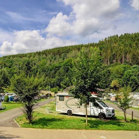 EMPLACEMENT - Emplacement camping-car (à partir de 5m max.)