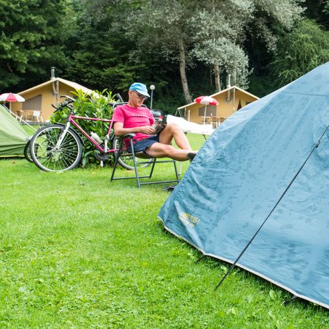 PARCELA - Pradera de carpas