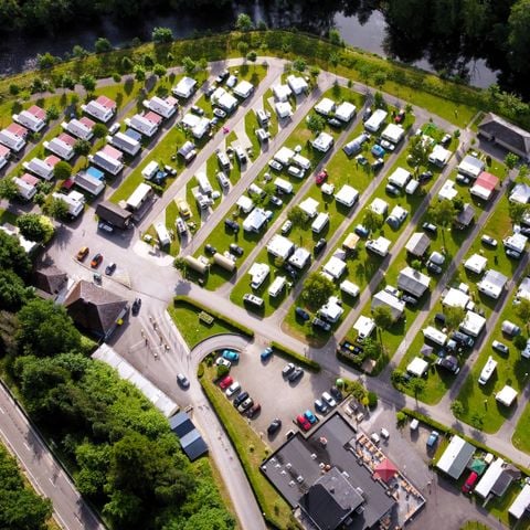 Kampeerplaats - Kampeerplaats met electriciteit I Aan de rivier