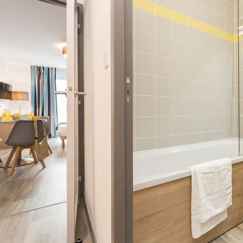Apartment 6 persons - 2-room sleeping area sleeps 6 (approx. 47 m²)