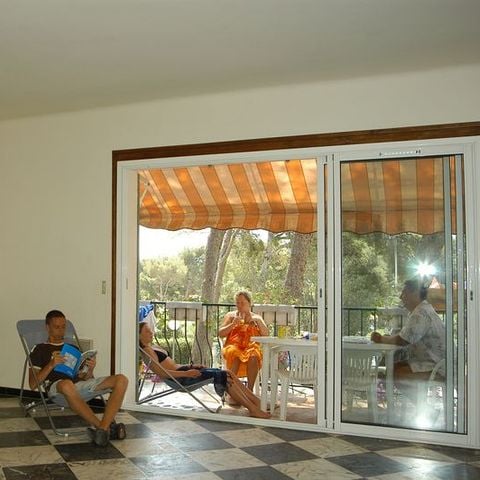 CASA DI CAMPAGNA 6 persone - MISTRALE