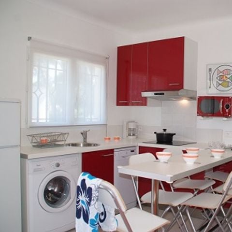 LANDHUIS 6 personen - CANOUBIERS