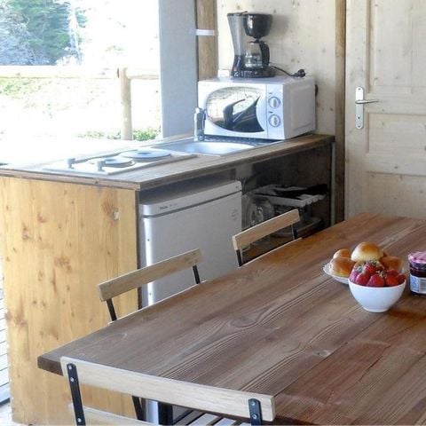 Tente en toile et en bois 4 personnes - Cabane Lodge Standard sur pilotis 34m² - 2 chambres - terrasse couverte de 10m² 4 pers