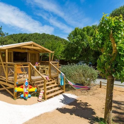 CHALET 5 personnes - Sweetflower Confort 43m² - 2 chambres - TV + draps + serviettes + terrasse semi-couverte de 11m² 4/5 pers