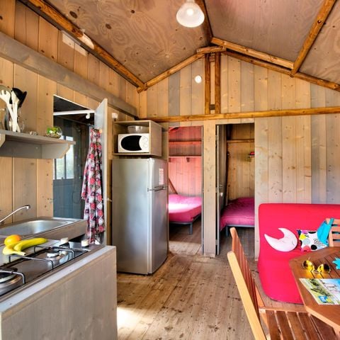 Tente en toile et en bois 4 personnes - Cabane Lodge Bois Standard sur pilotis 38m² - 2 chambres - terrasse couverte de 8m² + TV 4 pers.