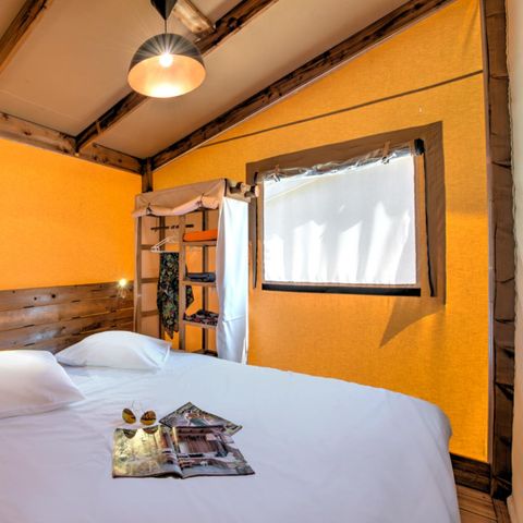 TENDA IN TELA E LEGNO 6 persone - Ecolodge Cotton Confort 35m² - 3 camere - terrazza coperta 11m² + TV 6 pers.