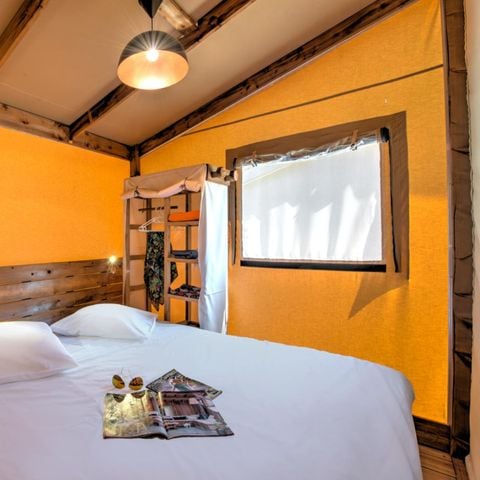 Safaritent 6 personen - Ecolodge Cotton Confort 35m² - 3 kamers - overdekt terras 11m² + TV 6 pers