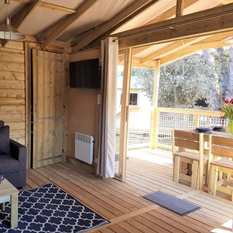 Tente en toile et en bois 4 personnes - Cosyflower Premium 38m² - 2 chambres + TV + draps + serviettes + terrasse semi-couverte 11m² 4/5 pers