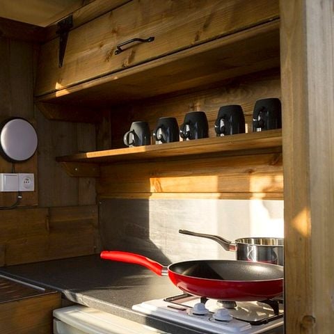 EMPLACEMENT - Forfait Premium : emplacement 10A équipé d'une freecamp Originale