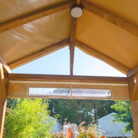 Stellplatz - Premium-Paket: Stellplatz 10A, ausgestattet mit einem Originale Freecamp