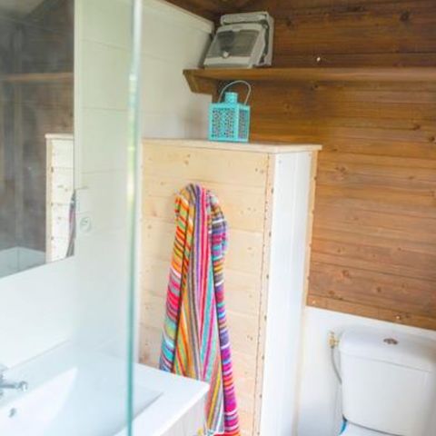 EMPLACEMENT - Forfait Premium : emplacement 10A équipé d'une freecamp Originale