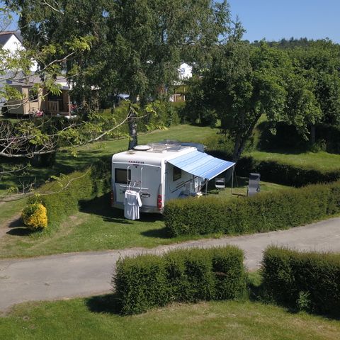 Kampeerplaats - Caravans/Vrachtwagens