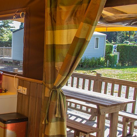 CANVAS AND WOOD TENT 4 people