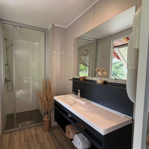 Mobile home 4 persons - Hortensia - 2 bedrooms + semi-covered terrace