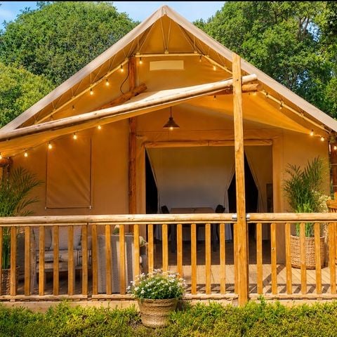 Tente en toile et en bois 4 personnes - Tente Lodge - 2 chambres + terrasse - avec sanitaires