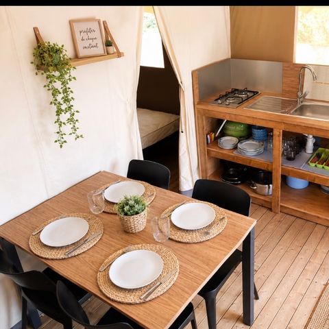 Tente en toile et en bois 4 personnes - Tente Lodge - 2 chambres + terrasse - avec sanitaires