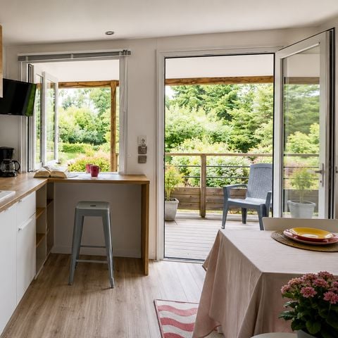 Mobilheim 4 Personen - Wohnbereich – 2 Schlafzimmer + integrierte Terrasse